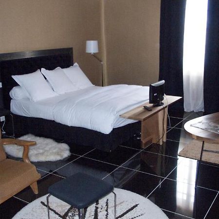 Hotel Saint Trophime Arles Cameră foto