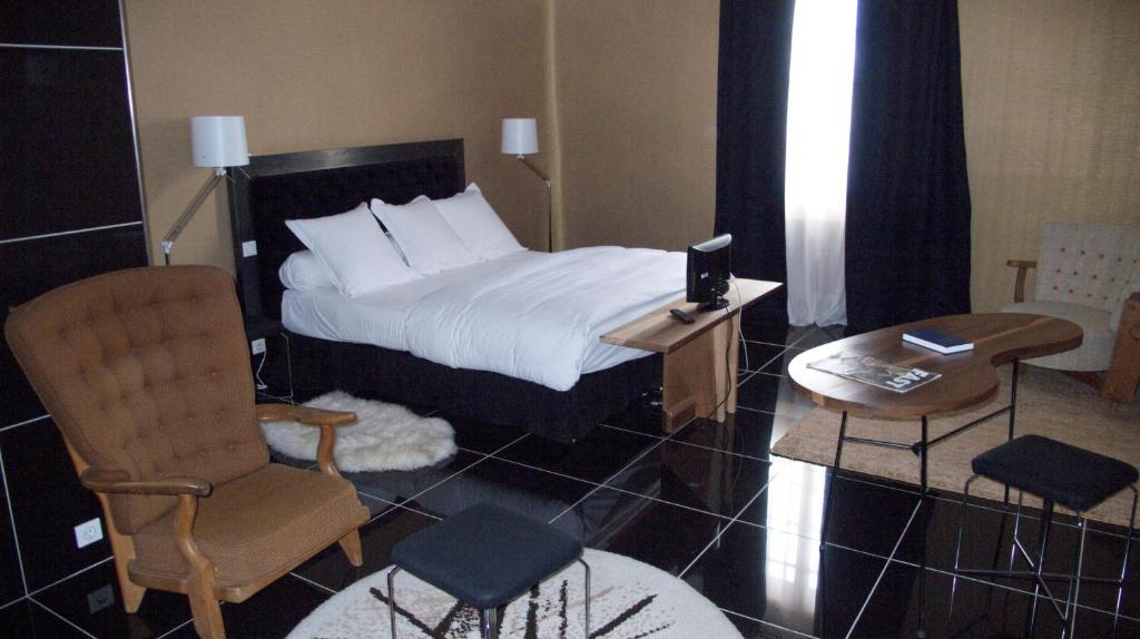 Hotel Saint Trophime Arles Cameră foto
